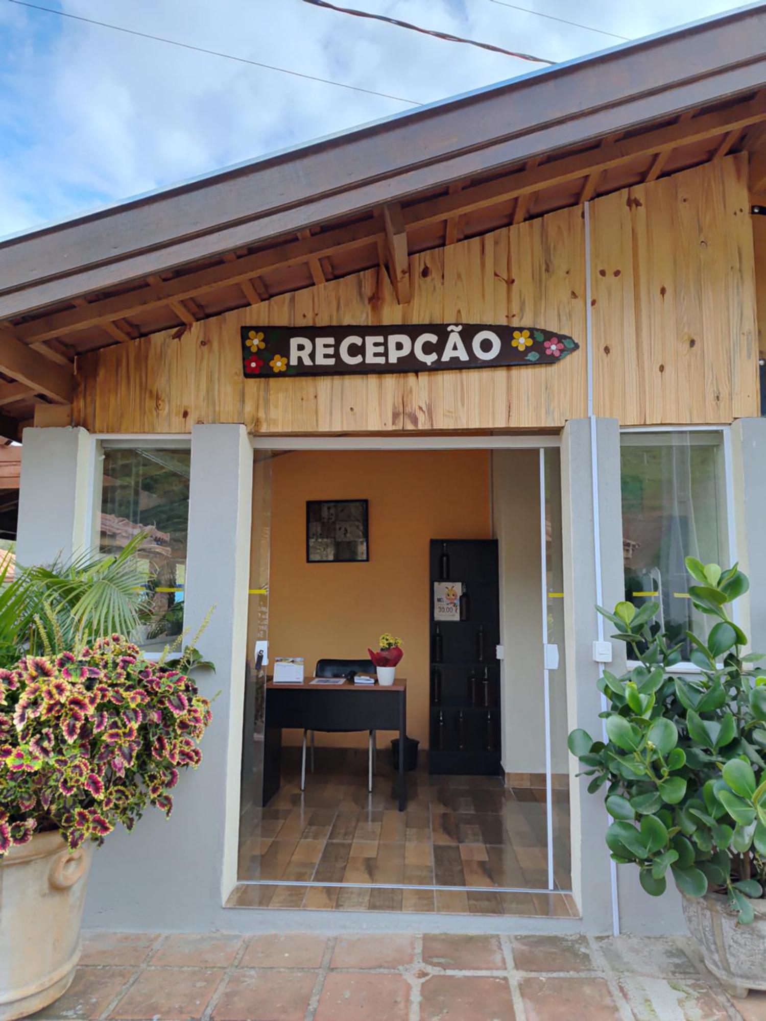 Pousada Irmaos Oliveira Lindoia Exterior photo
